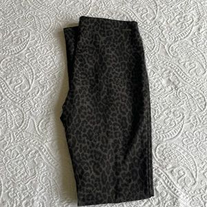 Tahari leggings